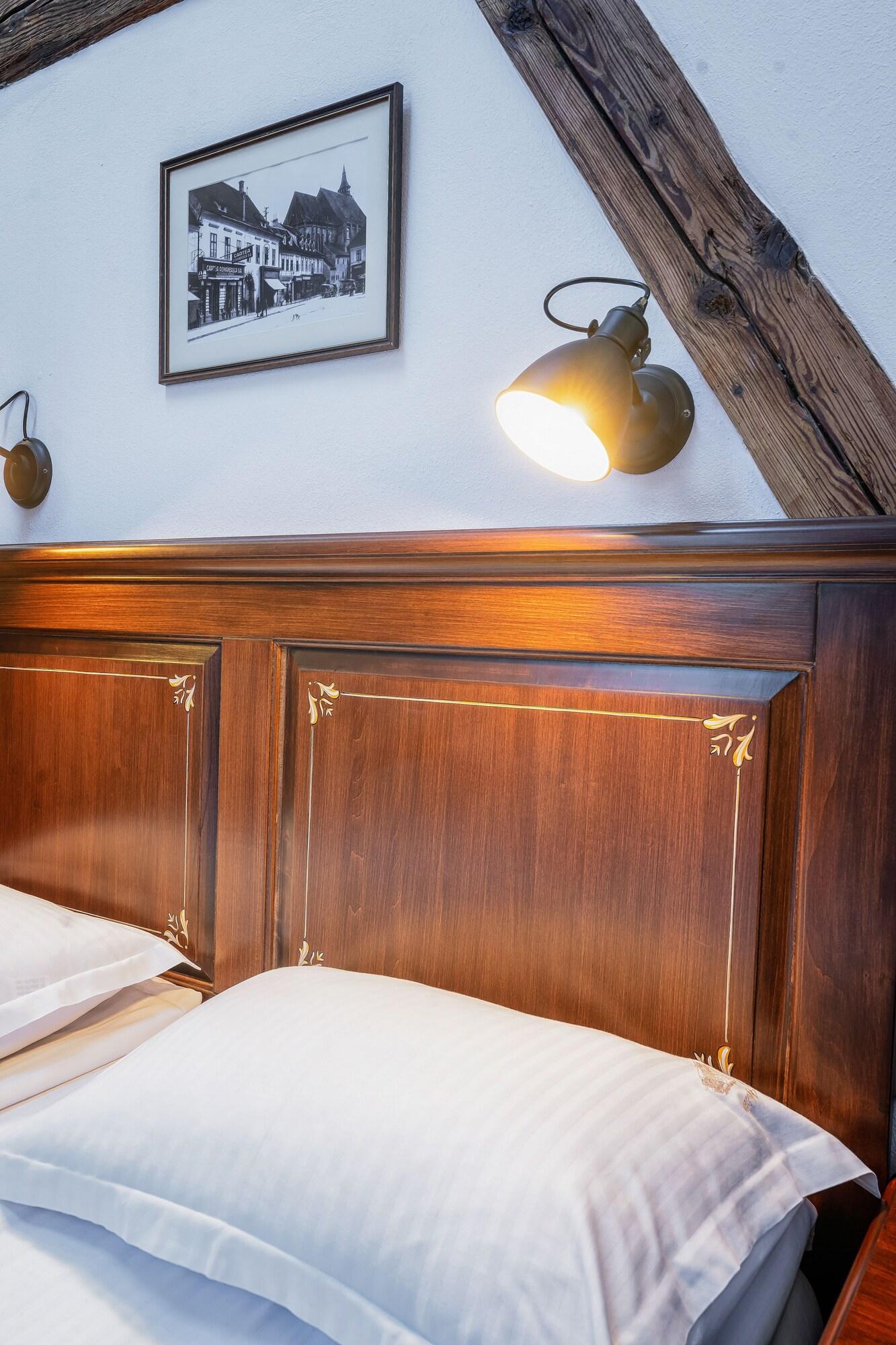 HOTEL BOUTIQUE CASA CHITIC -HOTEL AND RESTAURANT Str Johann Gott nr7 Braşov Exteriör bild